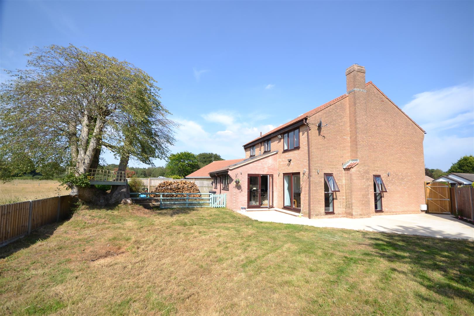 Albany Drive, Three Legged Cross, Wimborne Castleman Estate Agents